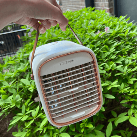 Customer photo: Freezvix held by its handle outdoors